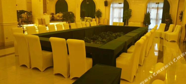 西宁蕾帝森国际大酒店(城南新区会展中心店)图片