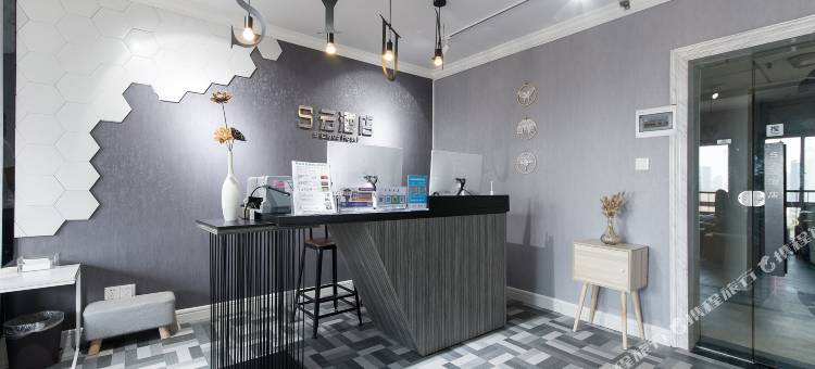 S云·轻居酒店(长沙五一广场太平老街店)图片