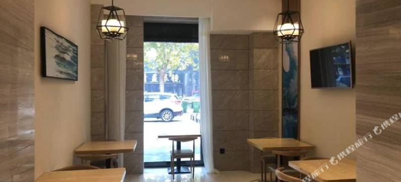 柏曼酒店(南漳水镜广场店)图片