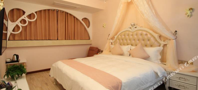 重庆蓝屿主题酒店(双福爱琴海购物中心店)图片