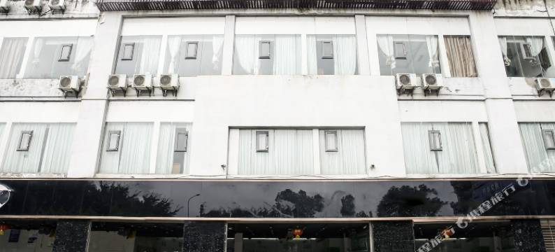 射洪滨江万丽酒店图片