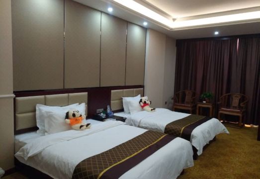 Luxotel Inn Hotel Overview