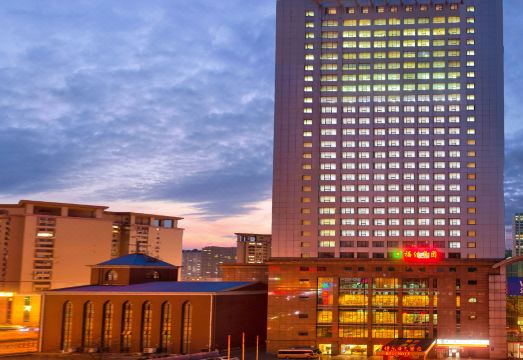 大连博尔特大酒店外景图