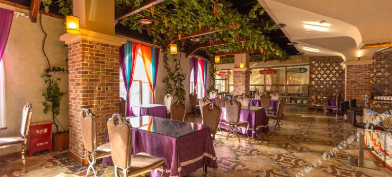 吐鲁番友谊峰假日酒店图片