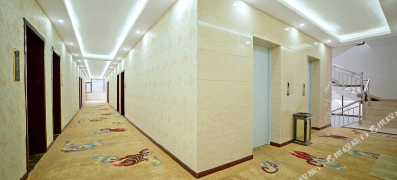 理县盘羊湖酒店(毕棚沟景区店)图片