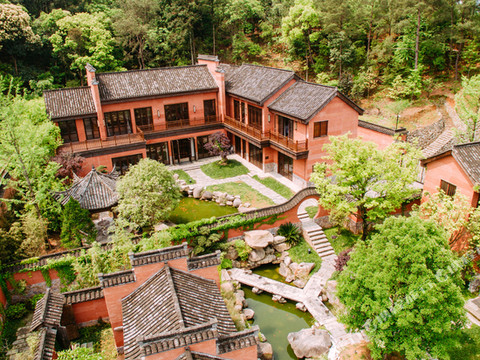 龙泉森博龙渊驿民宿