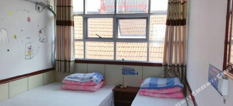 日照金渔船渔家图片