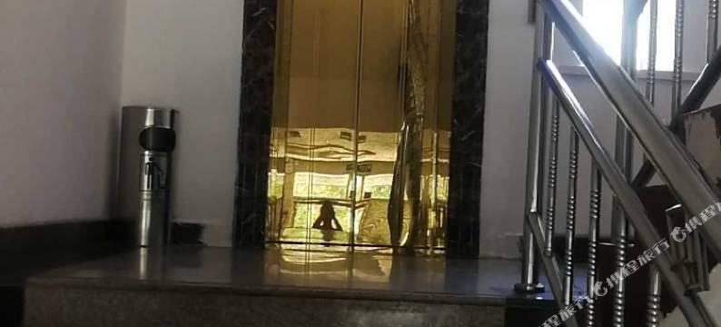 贾登峪大酒店(布尔津神湖西路店)图片