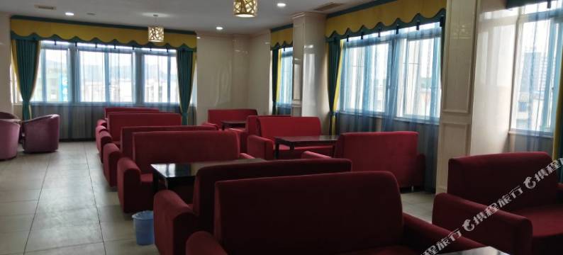 嘉远时尚酒店(南充南光香江国际1227广场大润发店)图片