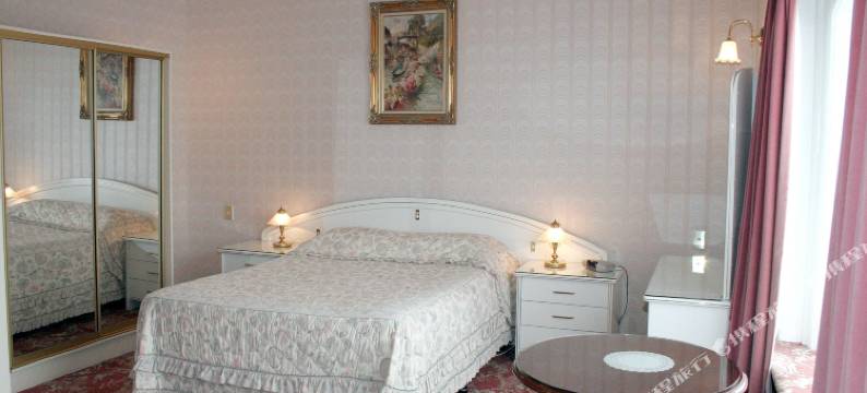 卡维尔上流汽车酒店(Motel Mayfair on Cavell)图片