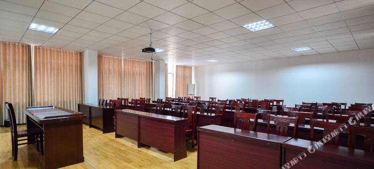 鼎新假日酒店(随州白云湖店)图片