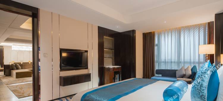 大连体育中心皇冠假日酒店(大连北站店)图片