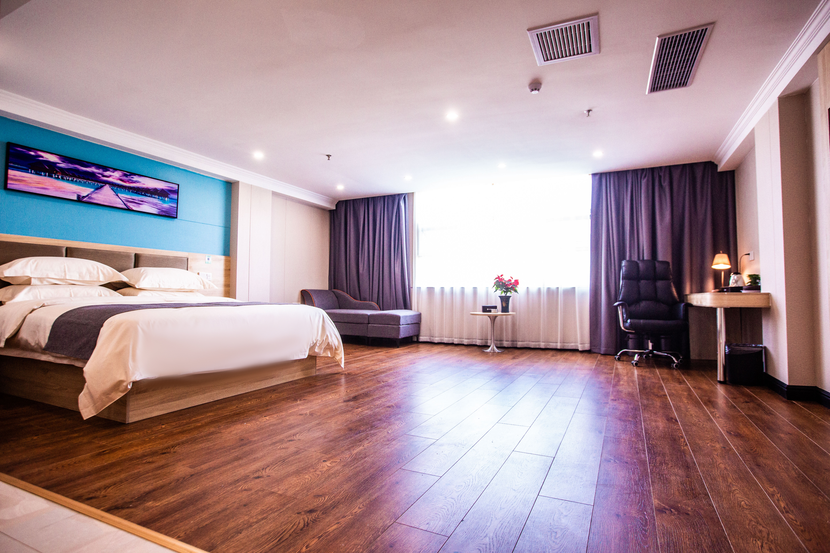 Binshang Garden Hotel (Hongtong Bus Terminal) Over view