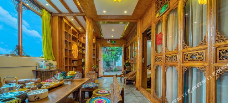 丽江一池莲客栈图片