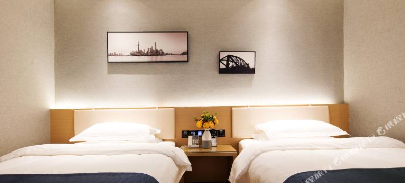 云智能酒店(上海行知路地铁站店)图片