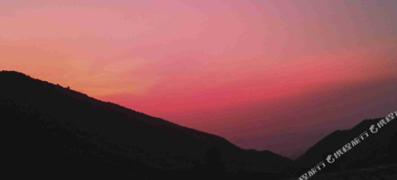 平江纯溪迎客松山庄图片