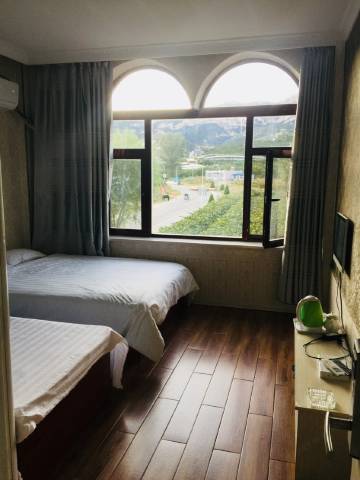 赵振坤特色民宿(东沟路分店)