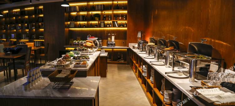 喆啡酒店(银川国际会展中心万达广场亲水大街店)图片