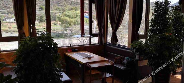 马尔康颂赞民宿图片