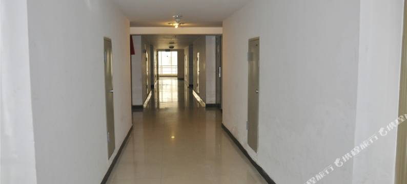 哈啰轻酒店(昆明塘子巷地铁站店)图片