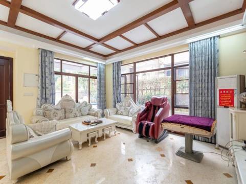 清远禤志通度假别墅