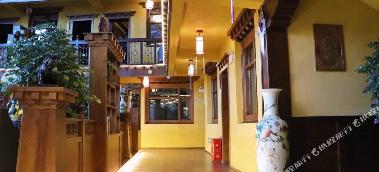 拉萨阿萨民俗酒店(布达拉宫大昭寺店)图片