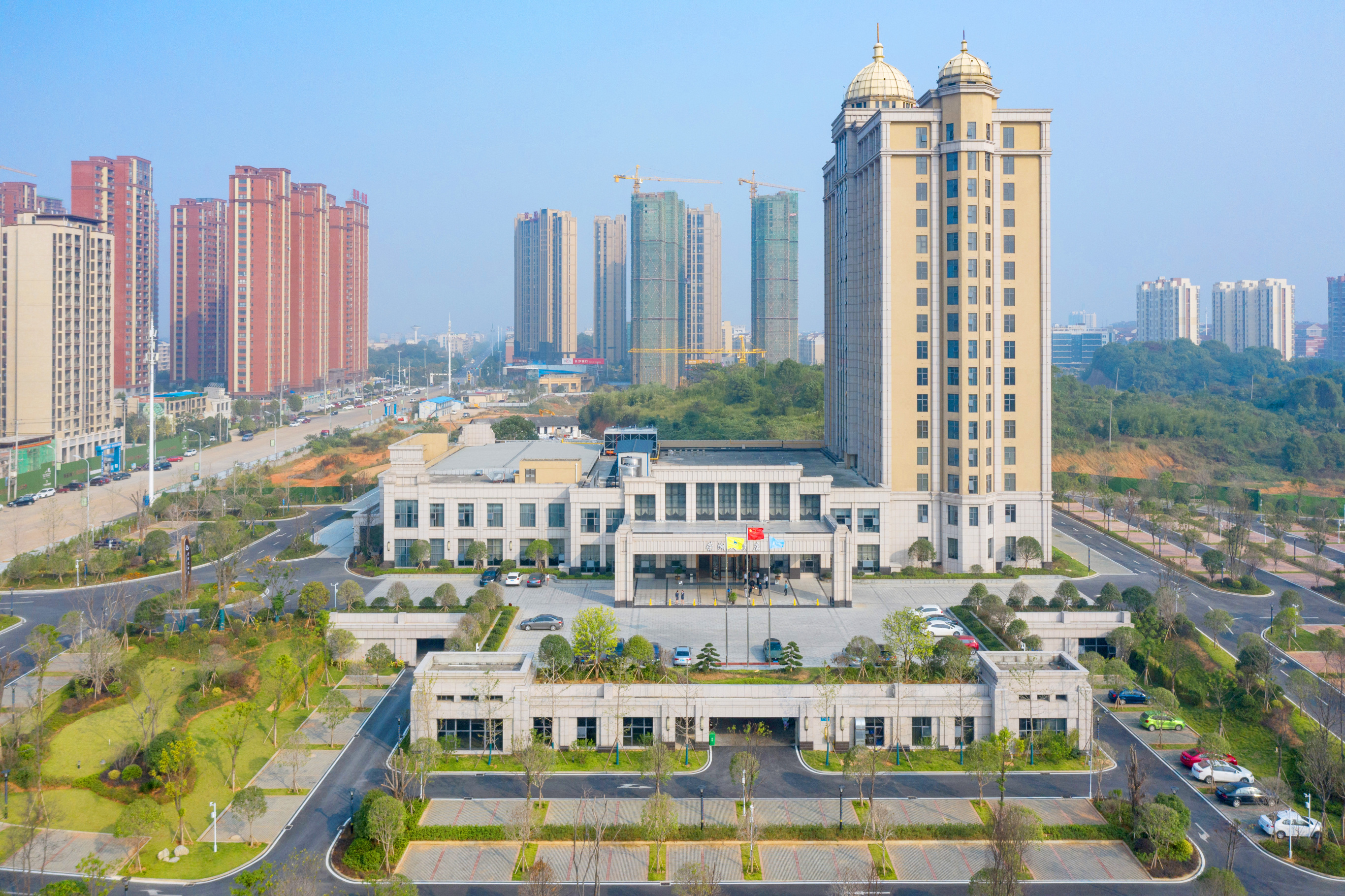 Ronghu Hotel Over view