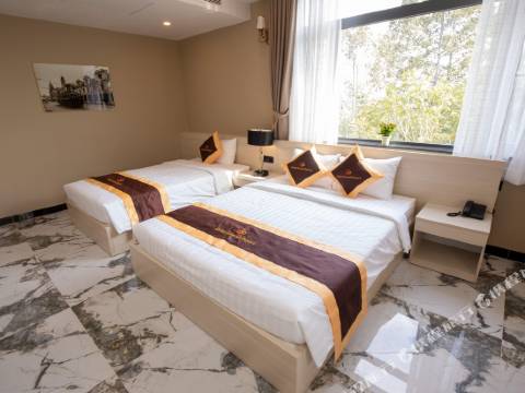 黃金翡翠度假村