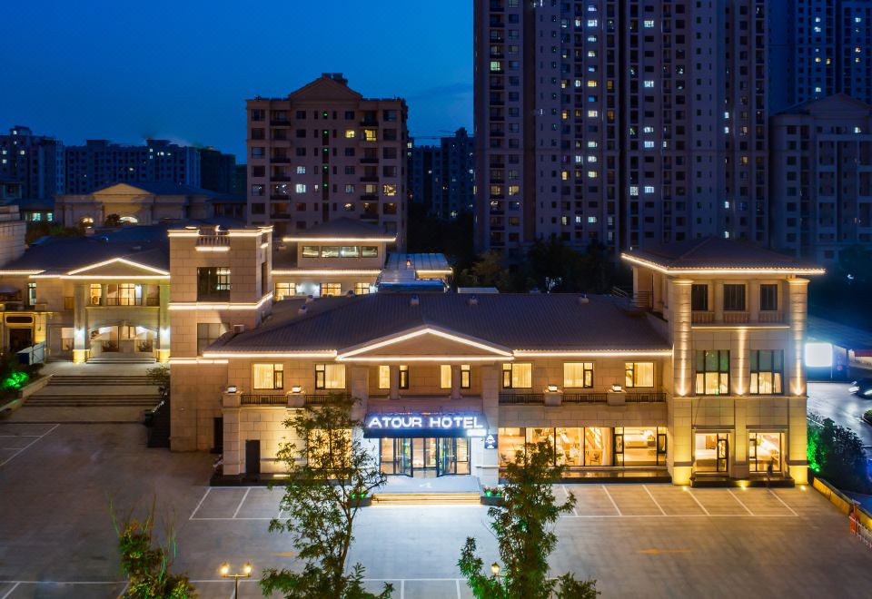 济南世纪大道亚朵酒店外景图