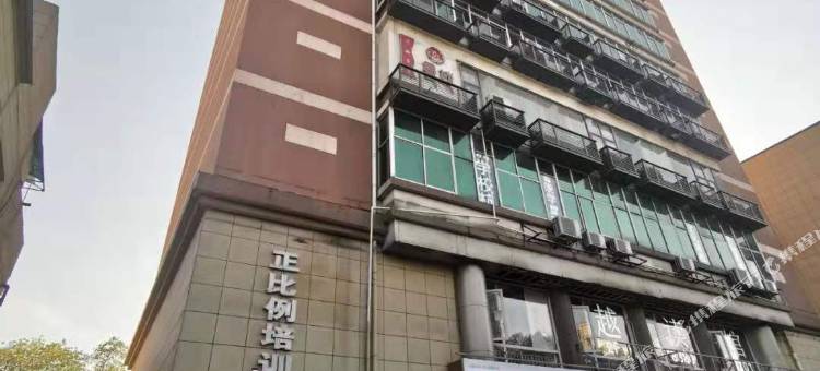 夏日青年旅社(杭州富欣大厦店)图片