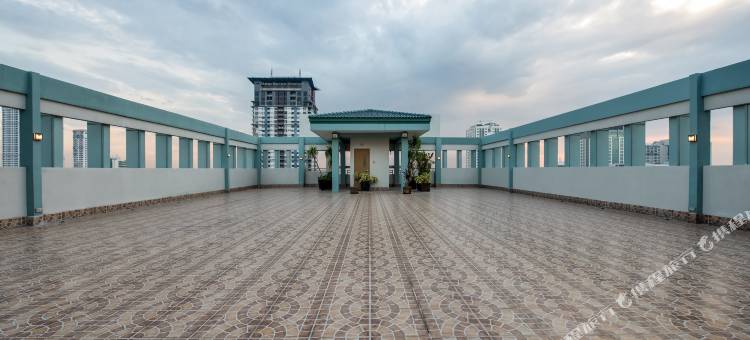 马尼拉湾区套房酒店(Bay Area Suites Manila)图片