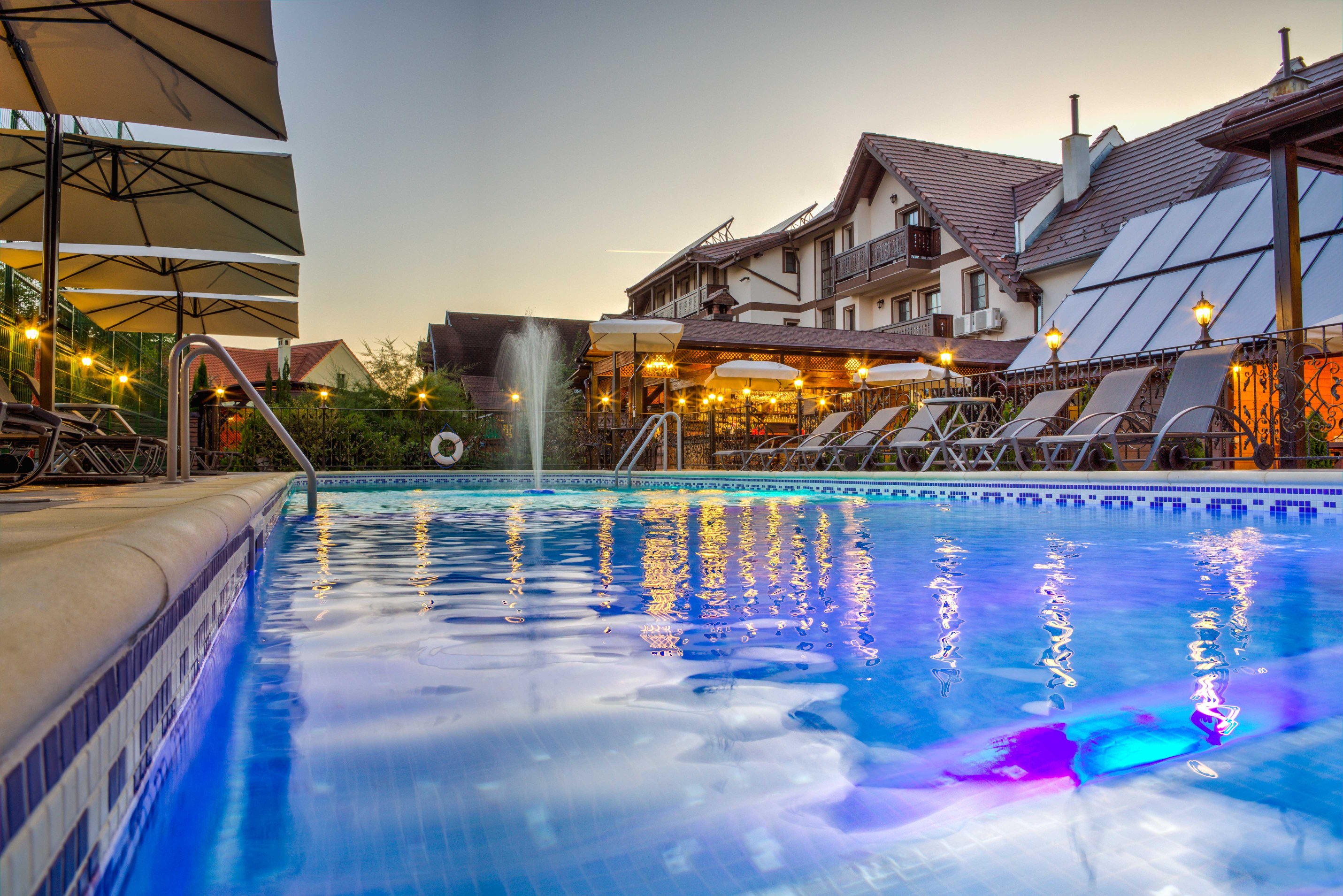 Conacul Ambient Over view