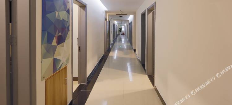 易佰良品酒店(上海西藏北路地铁站店)图片