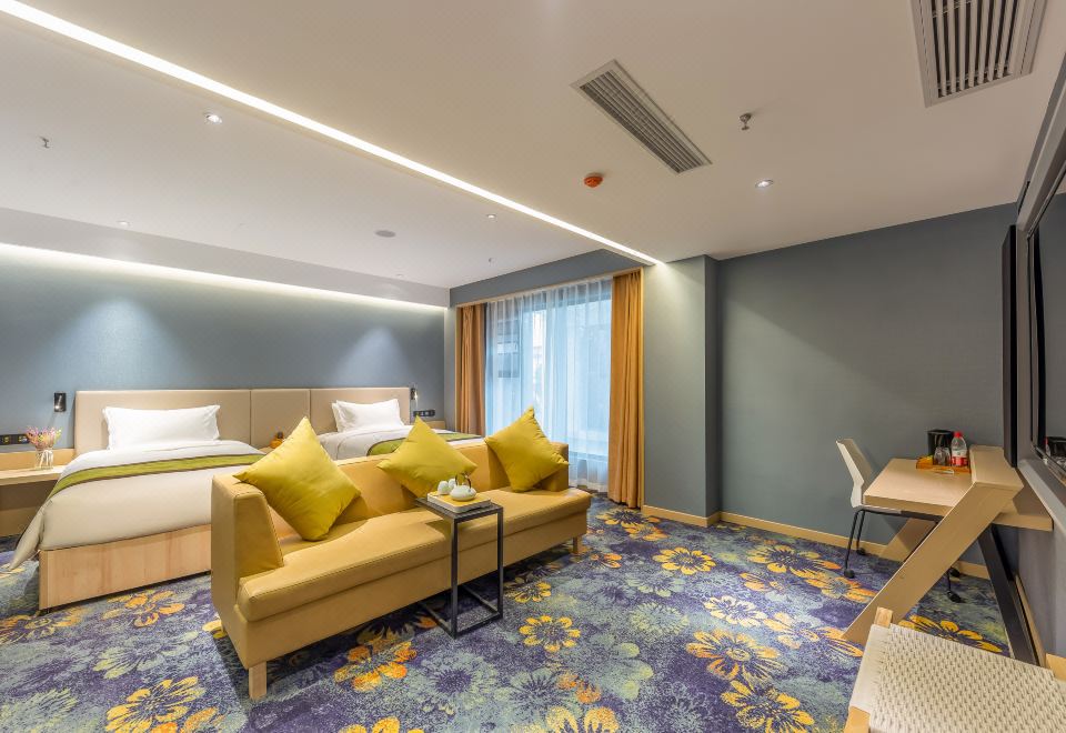 Manshiguang Hotel (Zhijiang Qixing Square) Hotel Overview