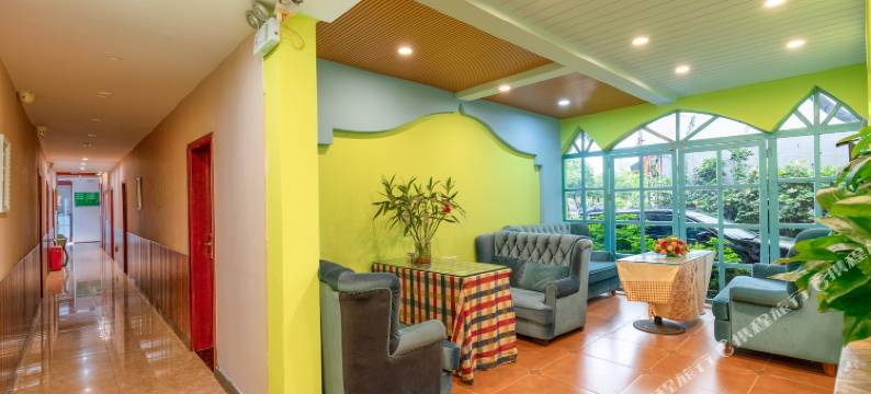 西昌18度假日客栈(火把广场湿地公园店)图片