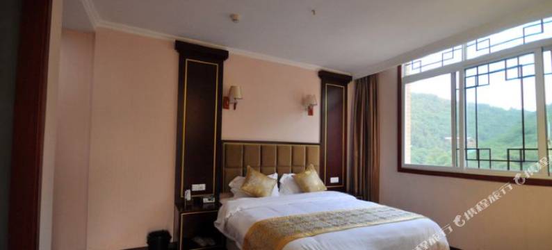 长宁七洞沟大酒店图片