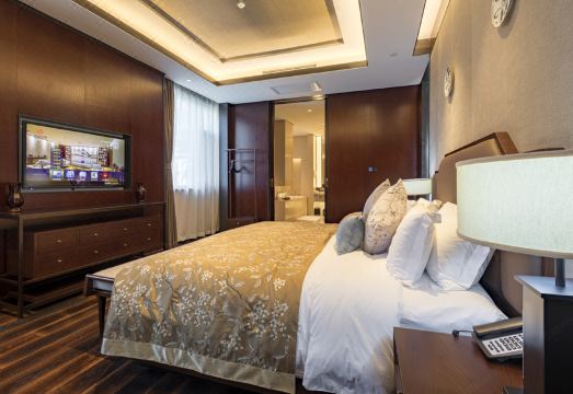 Western Evergreen Pu Zhen HotelHotel Overview