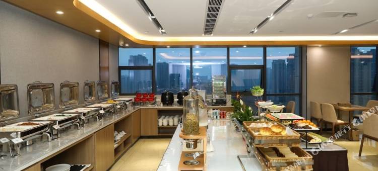 雅斯特国际酒店(成都熊猫基地龙潭寺地铁站店)图片
