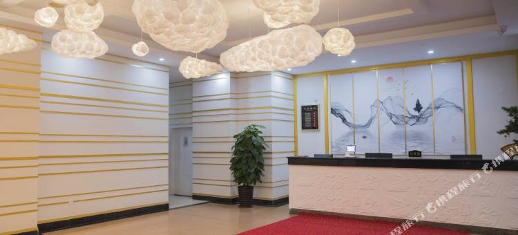 乐东中庭酒店(黄流车站店)图片