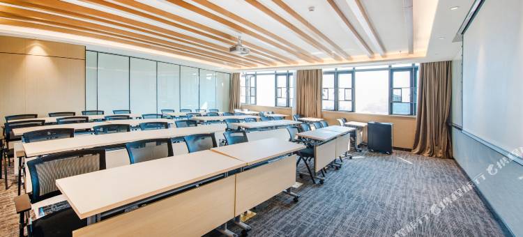 中山坦洲合胜百货亚朵酒店图片