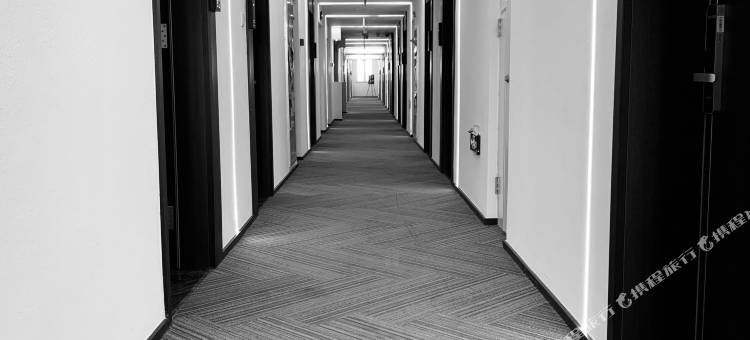 蒲公英智爱酒店(呼和浩特万达广场店)图片