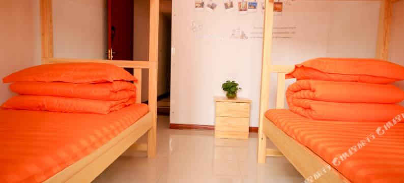 拾光青年旅社(西安大雁塔北广场店)图片