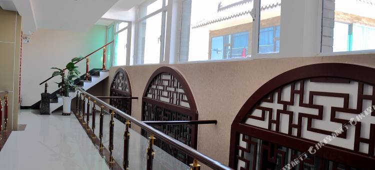 银川泉园饭店(西部影视城贺兰演艺小镇店)图片