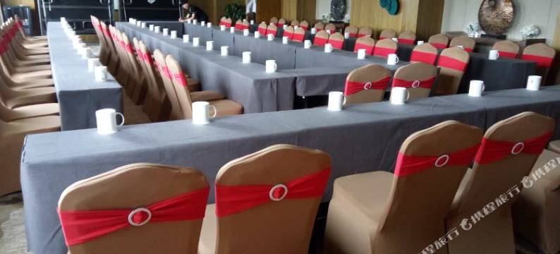 荆门屈家岭金色假日酒店图片