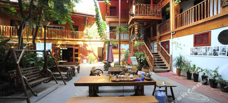 傣家小调客栈(告庄星光夜市店)图片