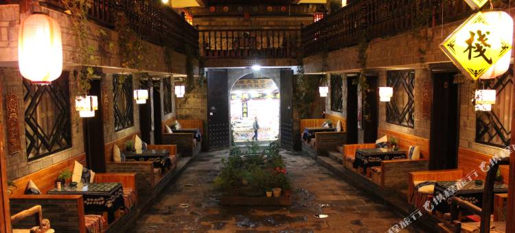 凤凰飘摇摆渡客栈图片