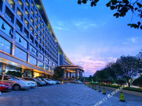 肇庆星酒店1晚 提供单车骑游星湖绿道,市中心,近湖畔及七星岩牌坊广场