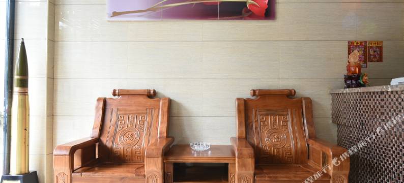 华丽时尚宾馆(岳阳高铁东站店)图片