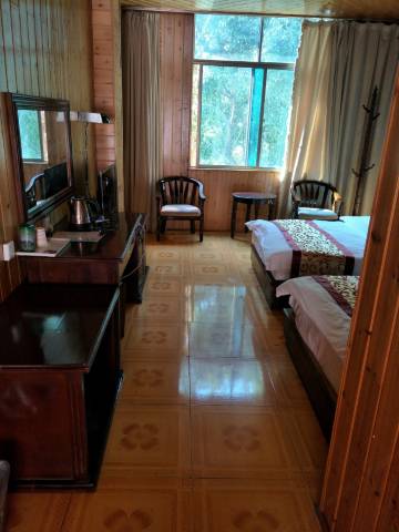 腾冲大滚锅酒店