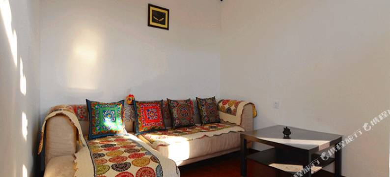 北京传统式中国建筑庭院四合院图片